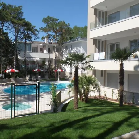 New Flat For Five Guests In A With Pool Apartmán Bibione