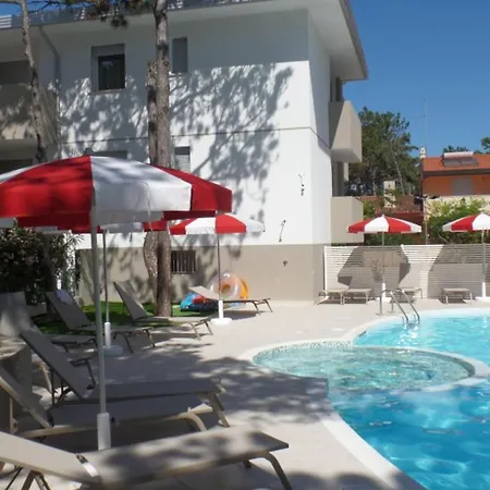 New Flat For Five Guests In A With Pool Apartmán Bibione